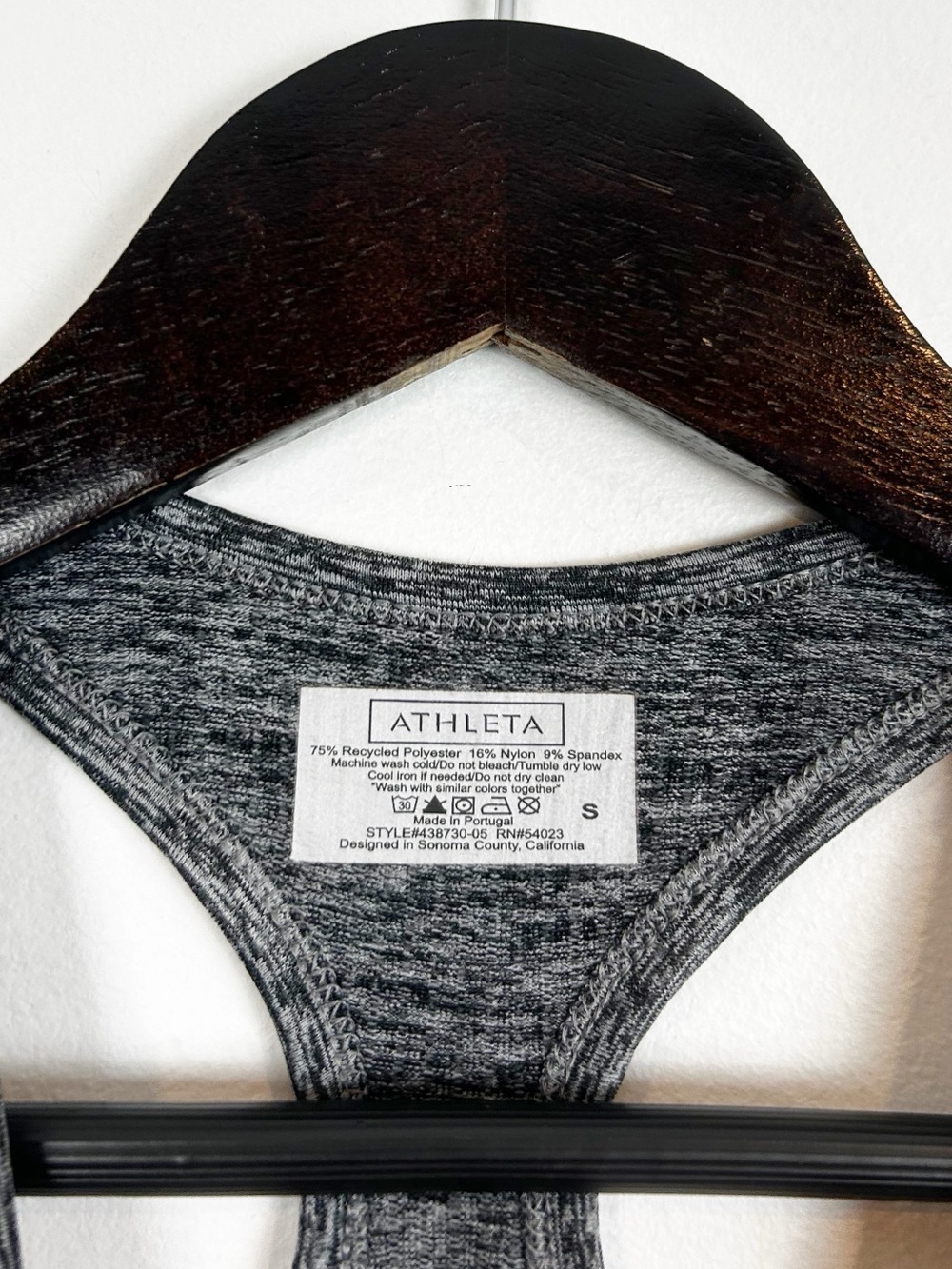 Athleta Heathered Gray Ribbed Racerback Tank Size Small - Picture 3 of 4